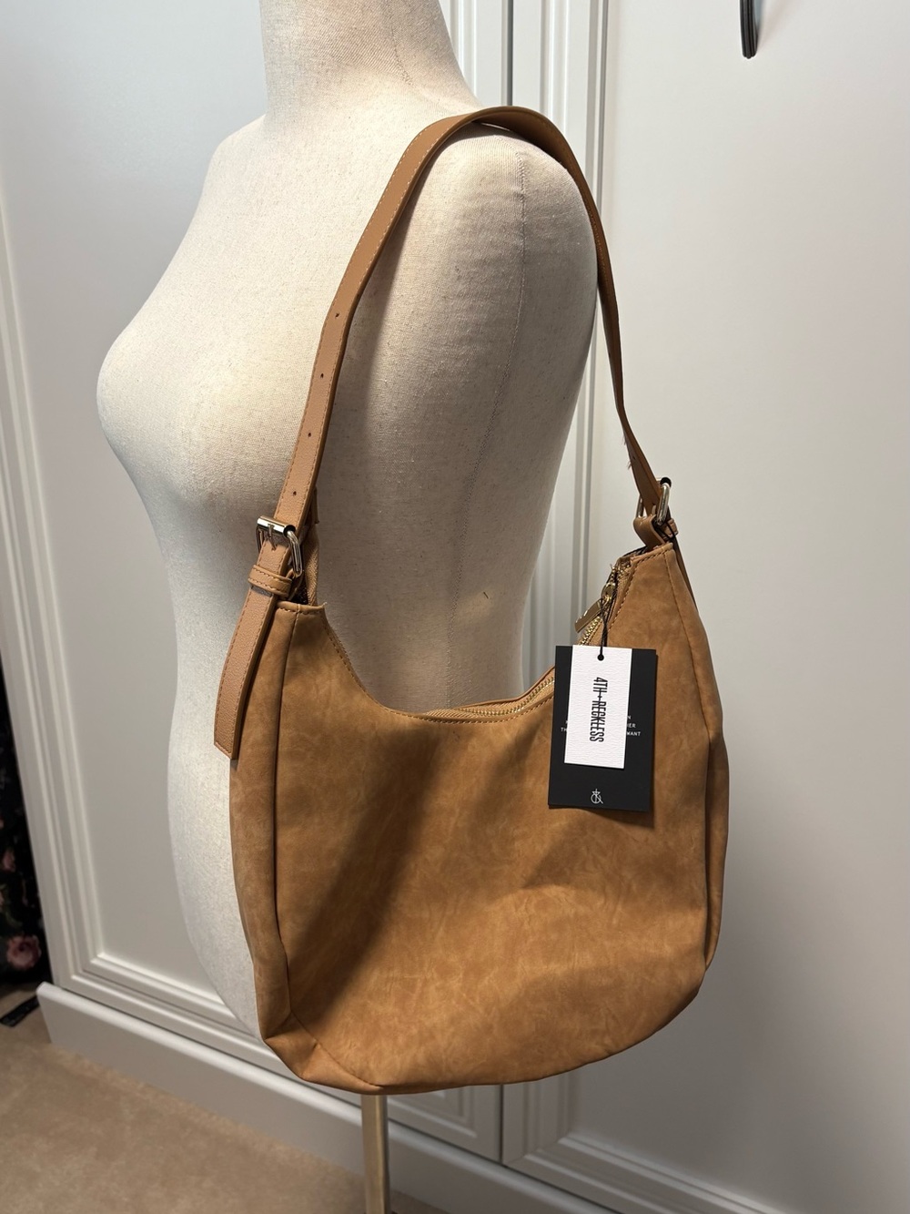 Tan Hobo Shoulder Bag - Versatile Everyday Style